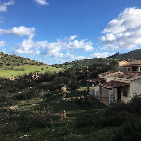 Отель La Valle Del Mirto San Priamo Экстерьер фото